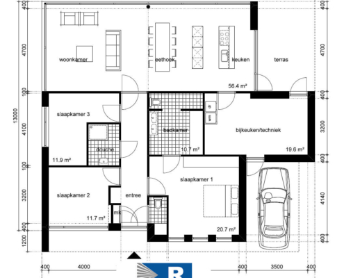 Plattegrond van de begane grond van bungalow B107 van Regio-Huis. De indeling omvat een ruime woonkamer, een open keuken, comfortabele slaapkamers en een badkamer, ontworpen voor energiezuinig en levensloopbestendig wonen.