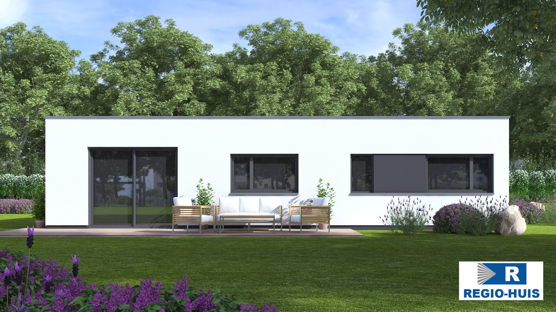 Exterieur van bungalow B163 van Regio-Huis, een energiezuinige woning met een modern ontwerp. Het huis heeft een strak plat dak, grote ramen en een praktische indeling, ideaal voor duurzaam en comfortabel wonen. 04