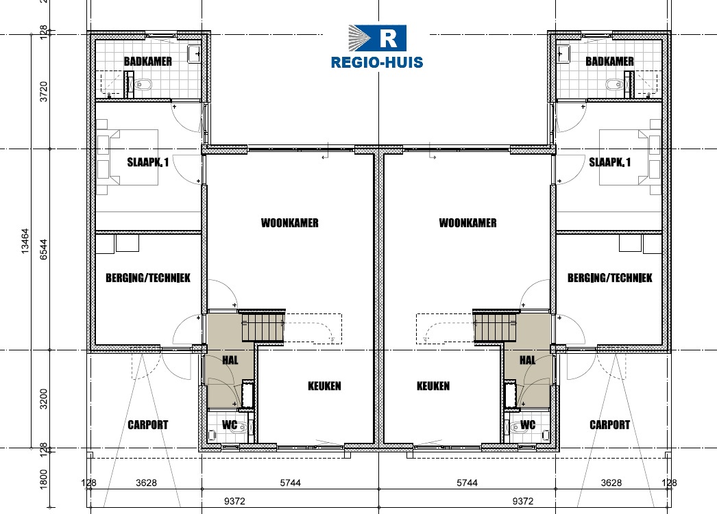 Plattegrond begane grond van TK-50 twee-onder-een-kap woning van RegioHuis. Ruime indeling met open leefruimtes, keuken, en praktische voorzieningen.